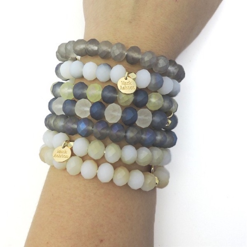 Bracelets - Picture 2 of 6